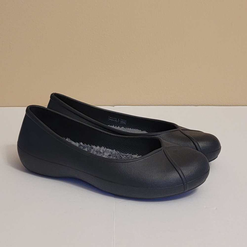 Crocs Flats Womens Size 7 Faux Fur  Comfort Slip On Shoes Black Rubber